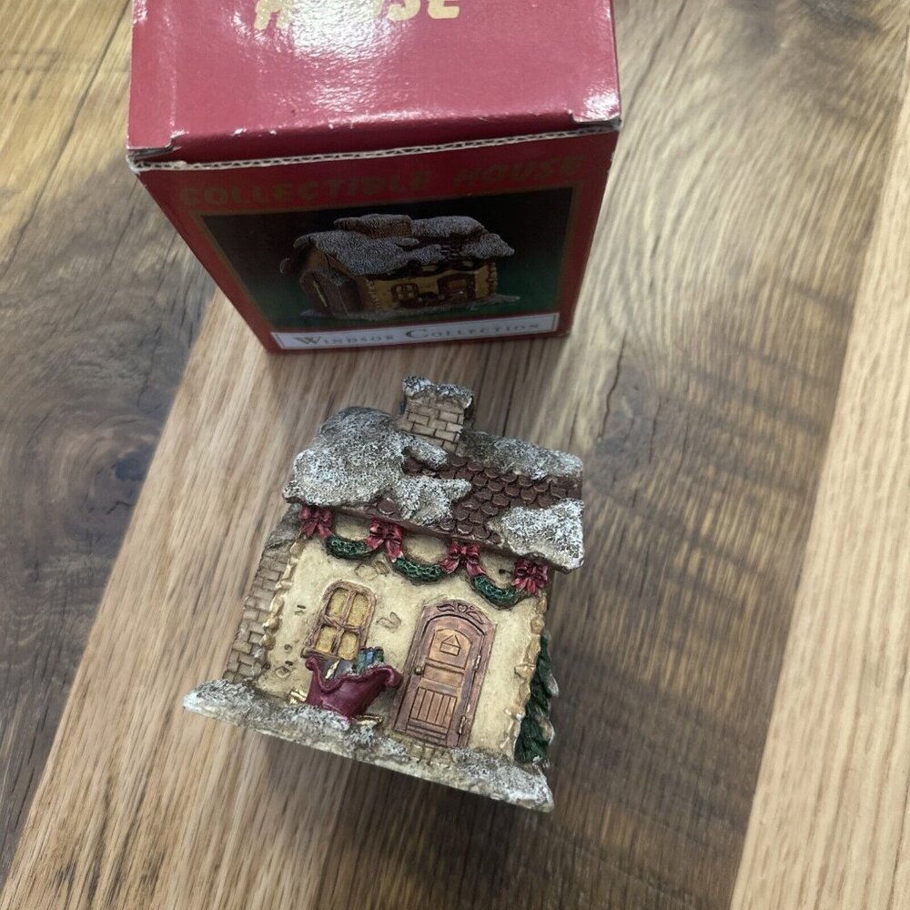 Windsor Collection Collectible House Christmas Decoration Vintage